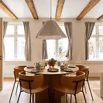 Modern Ground Floor Apartment